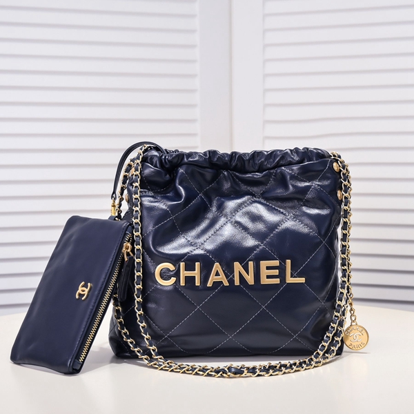 シャネルバッグ正面デザイン